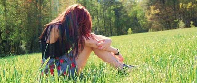 Brunette-alone-cute-girl-sadness 100 post